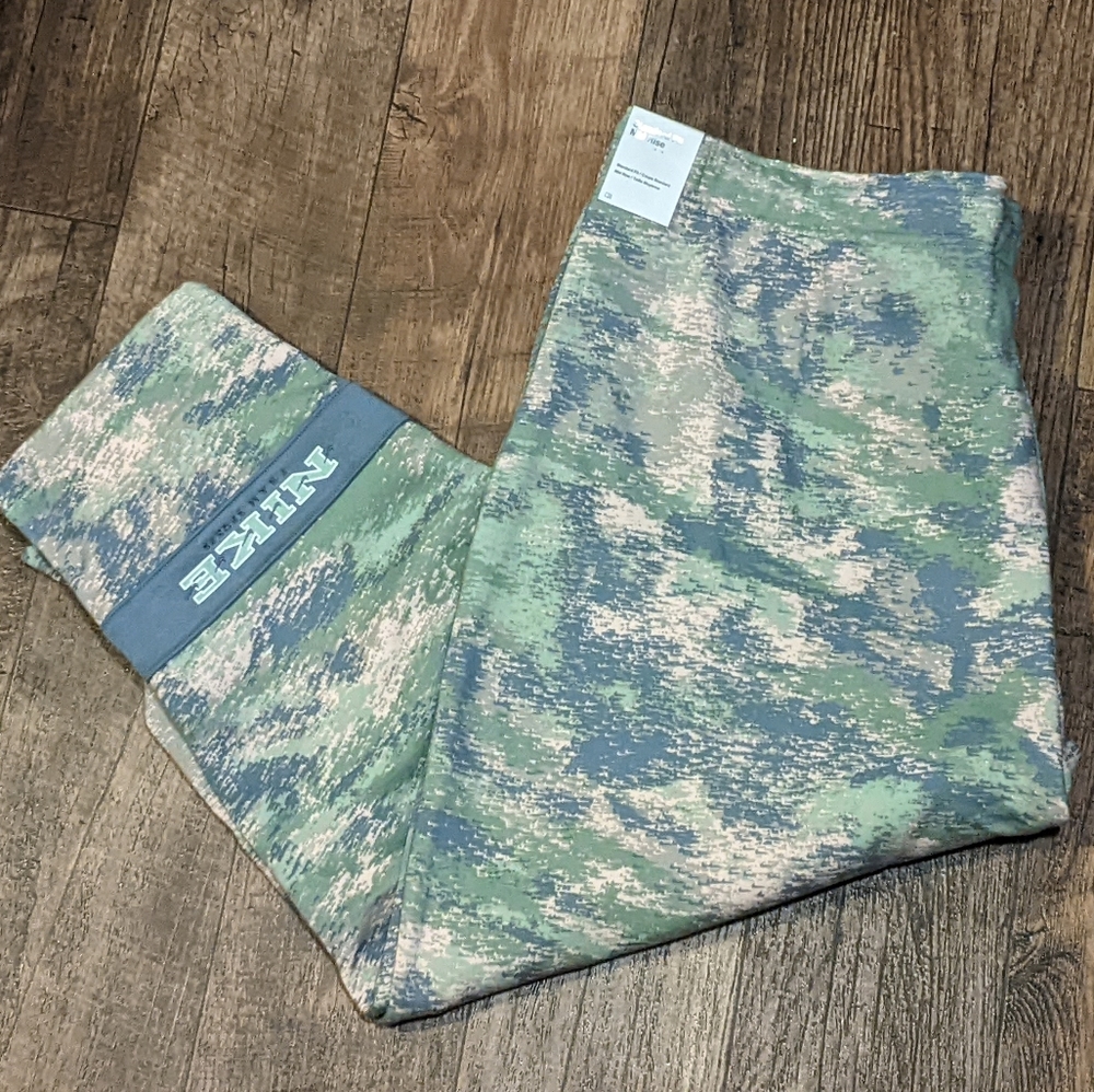 Nike Sweatpants Camo Swoosh All Over Blush Pink Green Tan Women's 3x Plus size